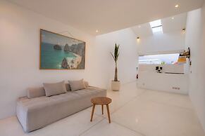 Sore Suites at Pererenan by Betterplace