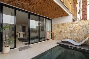 Sore Suites at Pererenan by Betterplace