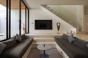 Sore Suites at Pererenan by Betterplace