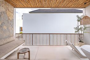 Sore Suites at Pererenan by Betterplace