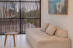 Sore Suites at Pererenan by Betterplace