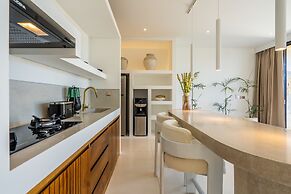 Sore Suites at Pererenan by Betterplace