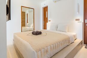 Sore Suites at Pererenan by Betterplace