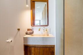 Sore Suites at Pererenan by Betterplace