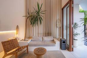 Sore Suites at Pererenan by Betterplace