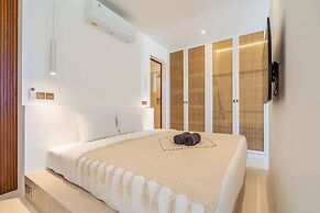 Sore Suites at Pererenan by Betterplace