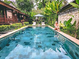 Ari Cottages