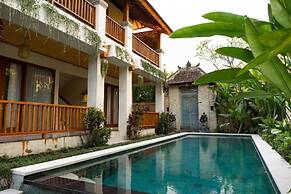 Ari Cottages