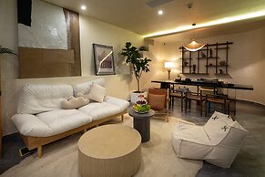 Da Li Yu Jia Ren Hotel