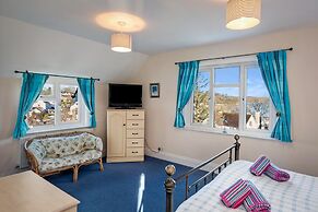 Four Oaks - Sea and Harbour Views
