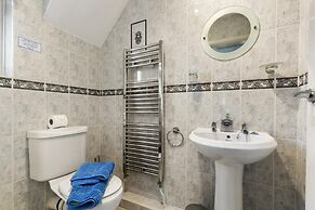 Four Oaks - Sea and Harbour Views