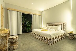 Brand new Luxury 3BR villa Ethnic Ubud 1