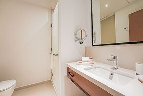 Modern 2BR HighFloor Haven - Vida Marina