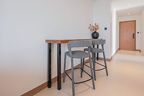 Modern 2BR HighFloor Haven - Vida Marina