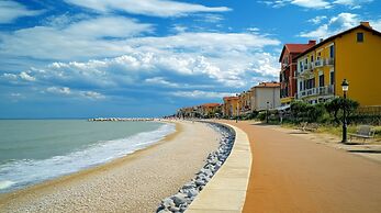 Comfy Flat Near the Beach