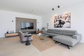 Luxury Villa del Sol