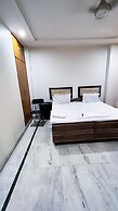Roomshala 142 Bed Chamber South ex