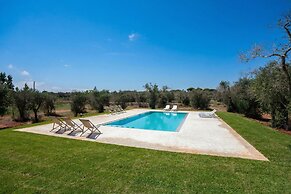 Villa Salentina With Garden And Pool
