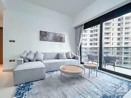 Luxurious 1B With Breathtaking Views Downtown