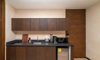 Condo Ophelia by mYYc