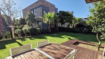 Somsom House
