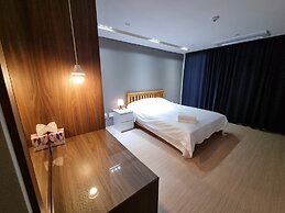 Somsom House