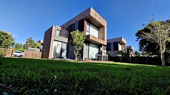 Somsom House