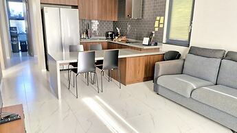 Somsom House