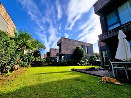 Somsom House