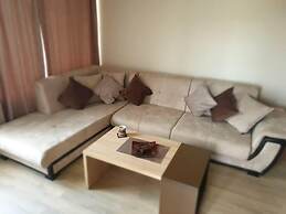 2-bed - Sleeps 4 - w Parking