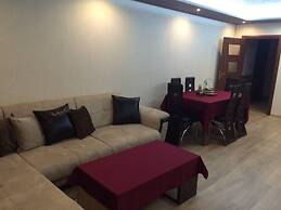 2-bed - Sleeps 4 - w Parking