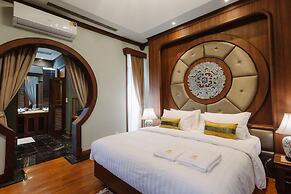 Lunar Mansion Hotel