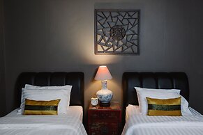 Lunar Mansion Hotel