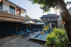Lunar Mansion Hotel