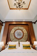 Lunar Mansion Hotel