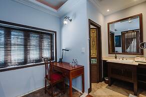 Lunar Mansion Hotel
