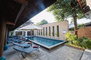 Lunar Mansion Hotel