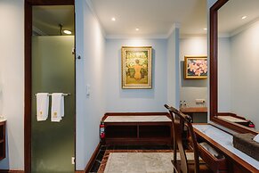 Lunar Mansion Hotel