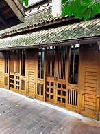 Lunar Mansion Hotel