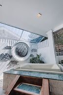 Lunar Mansion Hotel