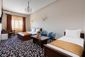 AQUA HOTEL