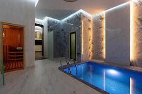 AQUA HOTEL