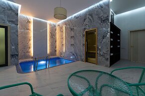 AQUA HOTEL