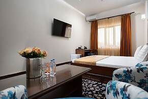 AQUA HOTEL