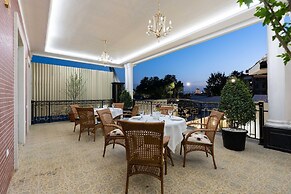 AQUA HOTEL