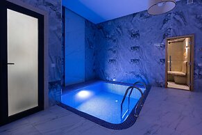 AQUA HOTEL