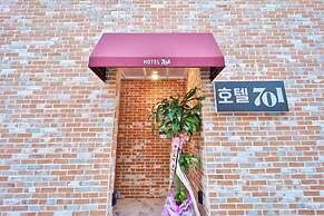 Hotel 701