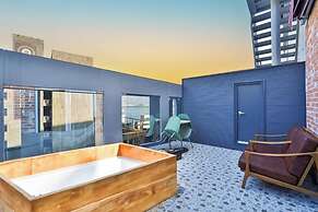 Hotel 701