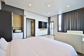Hotel 701
