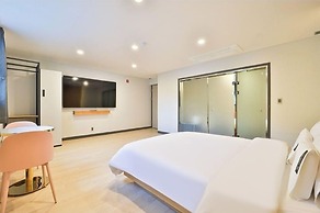 Hotel 701